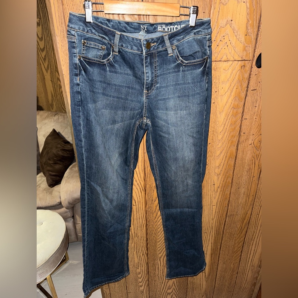 Women's New York & Company Jeans 👖 Curvy - Lowrise - Bootcut